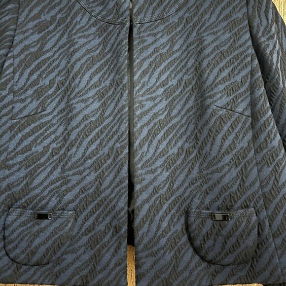 Calvin Klein Women’s Black & Blue Zebra Pattern Print Crop Blazer Jacket Sz-10 - Picture 3 of 6